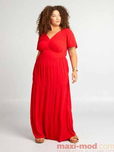 Дълга рокля с V-образно деколте