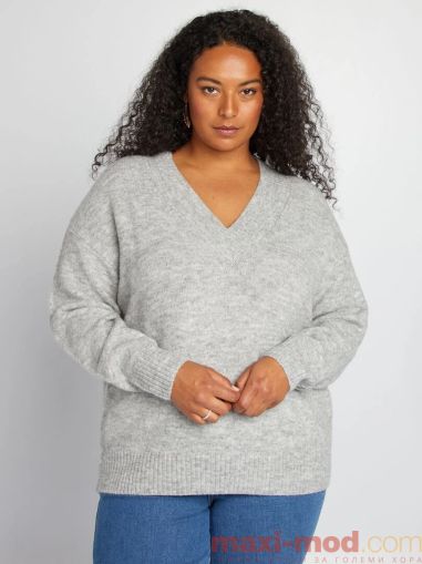 Пуловер с V-образно деколте