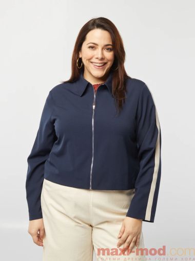 Дамско късо яке с цип и широка яка 