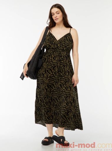 Рокля с креп ефект и тънки презрамки