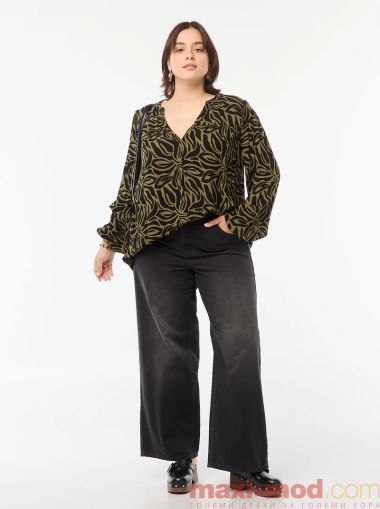 Свободно стояща блуза от креп ефект