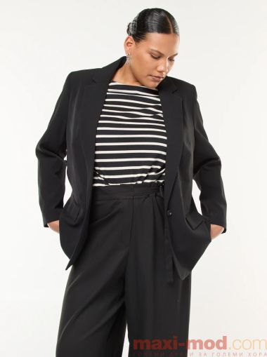 Голям размер дамскo сако