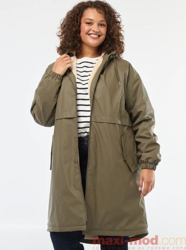 Дълга водоустойчива парка с подплата