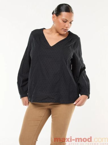 Дамска блуза и ажурна бродерия 