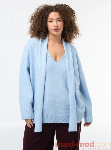 Дамски плетен пуловер с вграден шал 