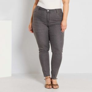 Ластични дамски дънки макси размер