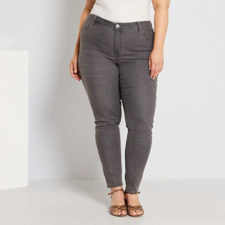 Ластични дамски дънки макси размер