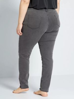 Тънки дамски дънки голям размер