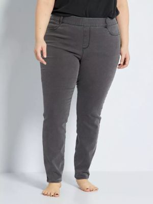 Тънки дамски дънки голям размер