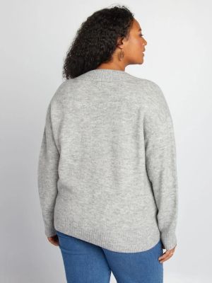 Пуловер с V-образно деколте