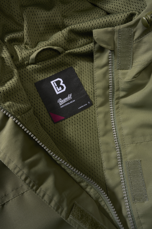 Дамска ветровка с качулка голям размер