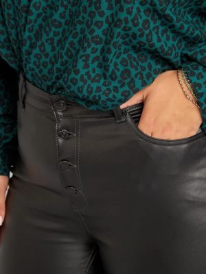 Дамски кожен панталон голям размер