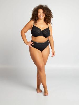 Голям размер дамски сутиен 