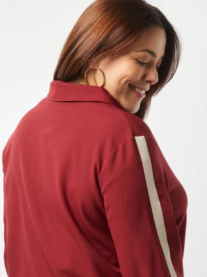 Дамско късо яке с цип и широка яка 