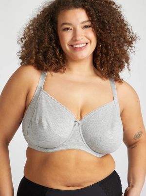 Голям размер дамски сутиен 