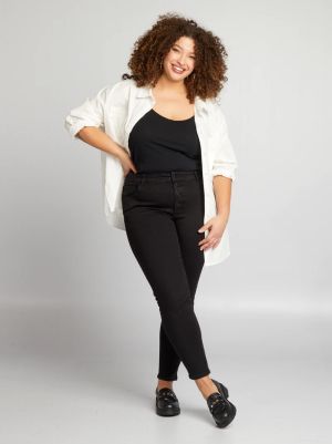 Тесни дамск дънки голям размер