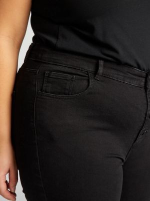 Тесни дамск дънки голям размер