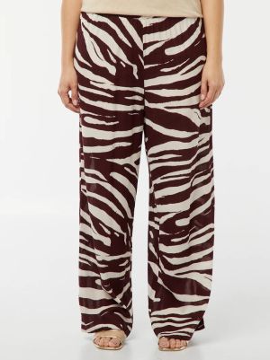 Широк дамски  панталон голям размер