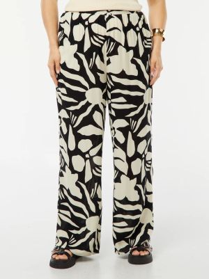 Широк дамски панталон макси размер