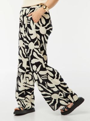 Широк дамски панталон макси размер