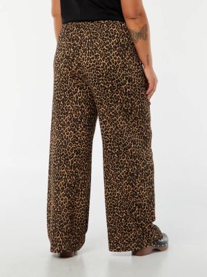 Широки плисирани панталони