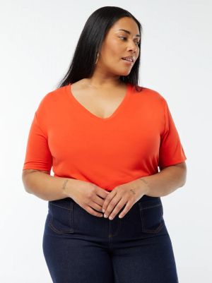 Голям размер дамска тениска с V-образно деколте