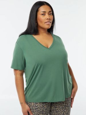 Голям размер дамска тениска с V-образно деколте