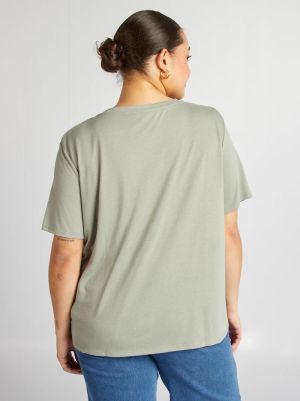 Голям размер дамска тениска с V-образно деколте