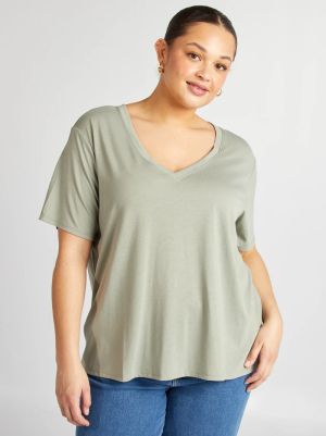 Голям размер дамска тениска с V-образно деколте