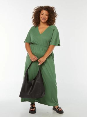 Дълга рокля с V-образно деколте