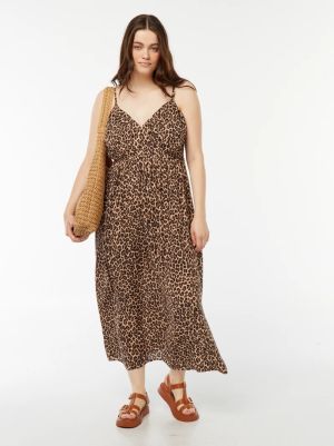 Рокля с креп ефект и тънки презрамки