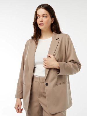 Дълго вталено сако