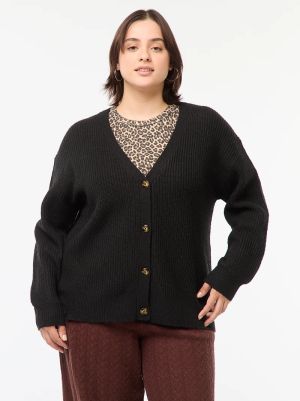 Голям  размер дамска жиелетка с копчета