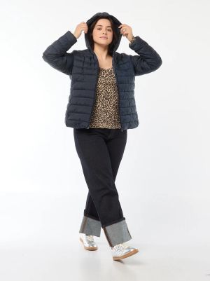 Дамско пухено яке с качулка 