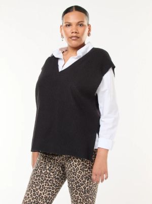 Дамско плетен пуловер без ръкави