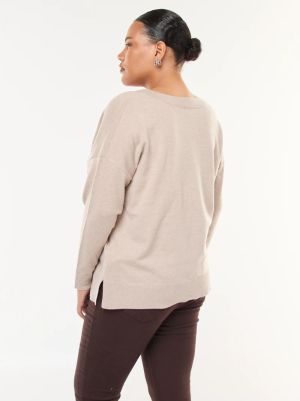 Фино плетен пуловер с V-образно деколте