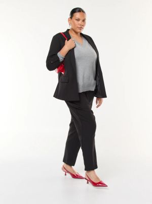 Фино плетен пуловер с V-образно деколте