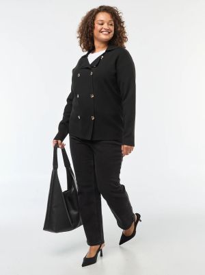 Дамска жиелетка с двуредно закопчаване