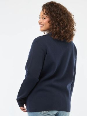 Дамска жиелетка с двуредно закопчаване