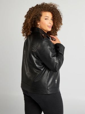 Кoжено дамско яке голям размер