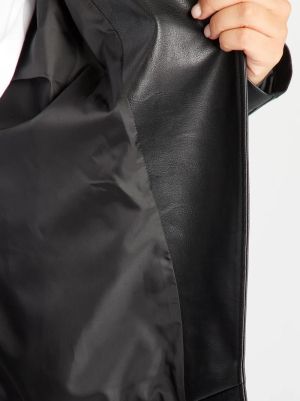 Кoжено дамско яке голям размер