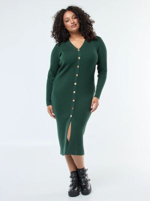 Дълга рокля със златни копчета