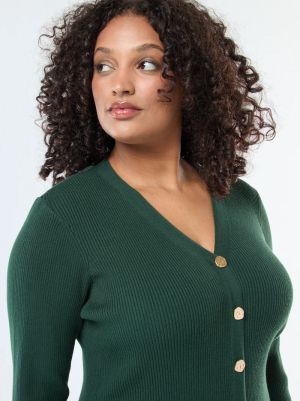 Дълга рокля със златни копчета