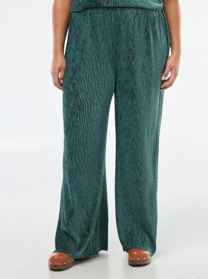 Широки панталони от кадифе