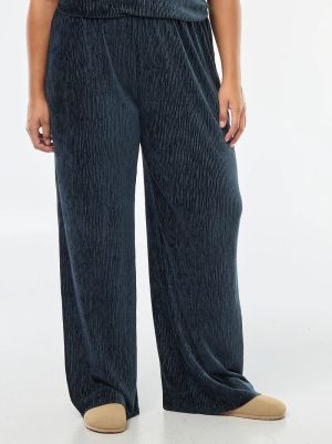 Широки панталони от кадифе