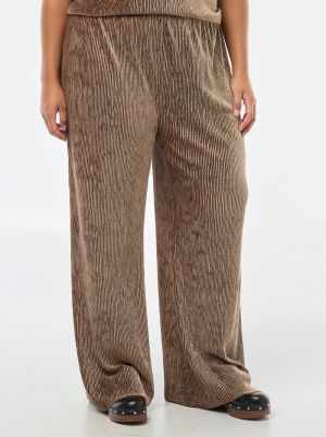 Широки панталони от кадифе