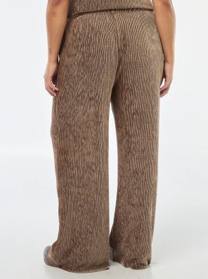Широки панталони от кадифе