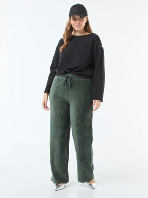 Фино плетена блуза със златни копчета 