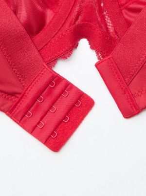 Луксозен дамски сутиен с дантела