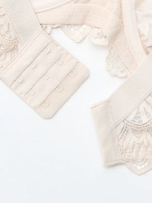 Луксозен дамски сутиен с дантела